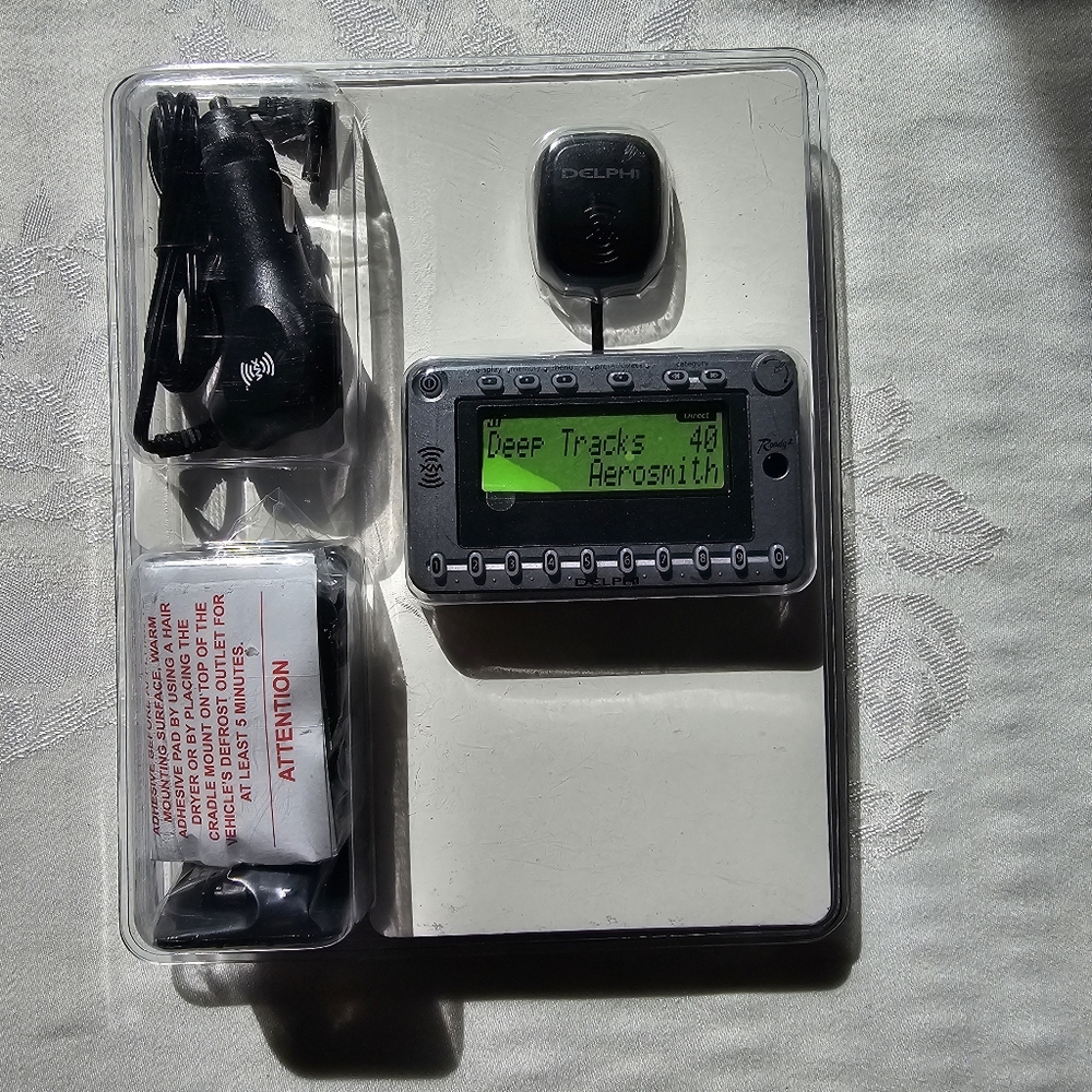 Delphi Satellite Radio Receiver w Accessories Car Audio